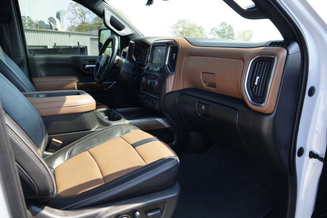 Used 2022 Chevrolet Silverado 3500 High Country w/ Technology Package image 24