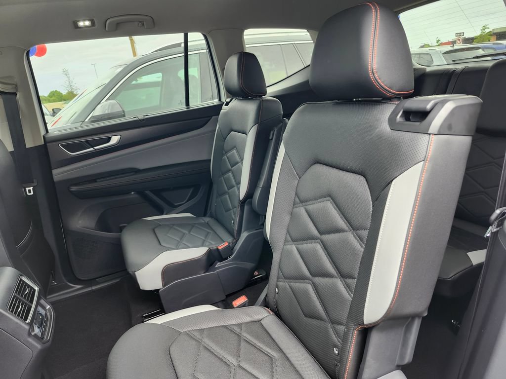 New 2026 Volkswagen Atlas Peak Edition AWD/4WD image 10