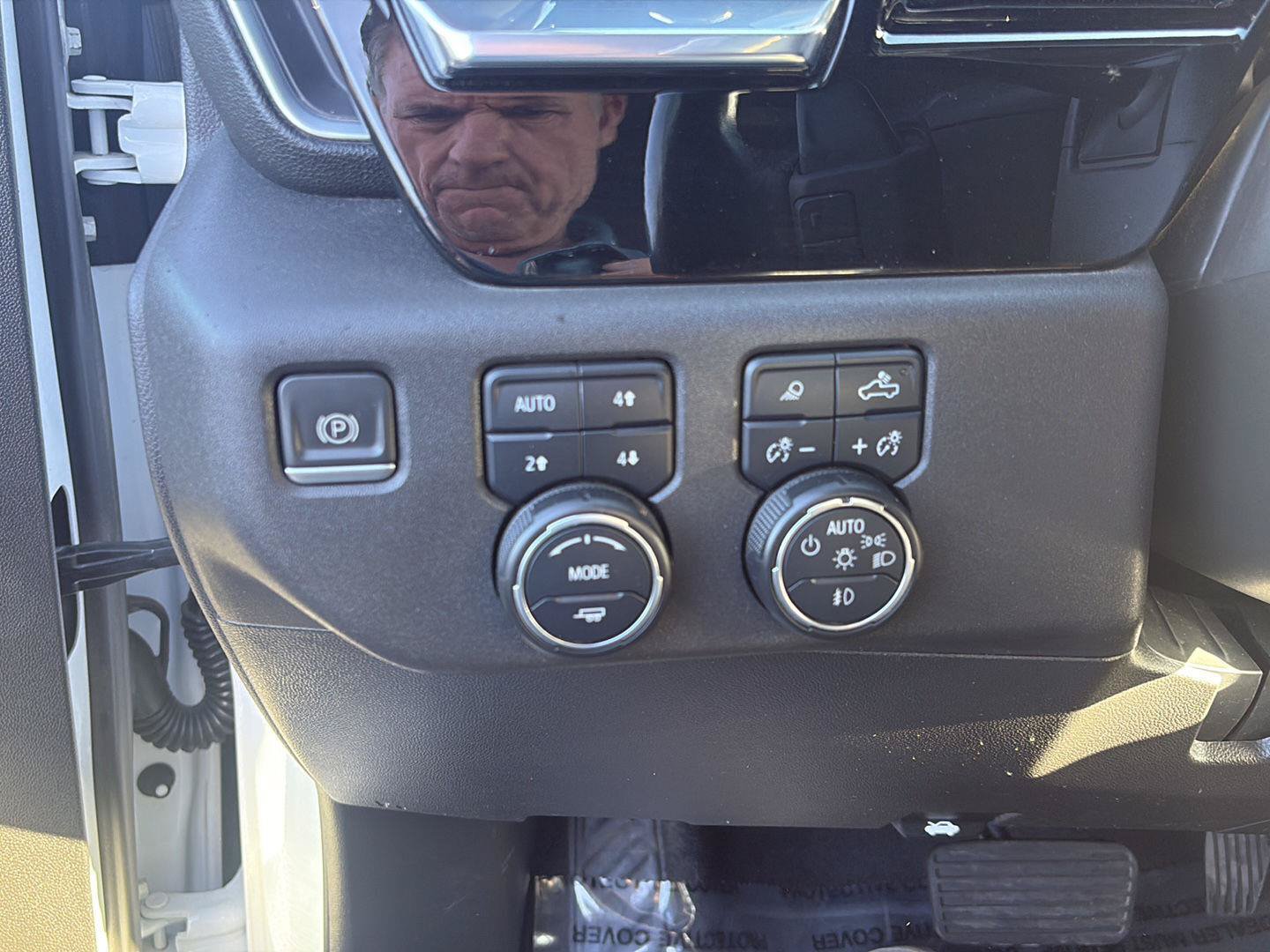 Used 2022 Chevrolet Silverado 1500 LT Trail Boss w/ Convenience Package II AWD/4WD image 20