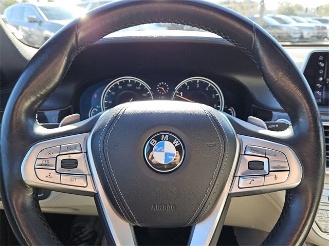 Used 2017 BMW 740i image 11