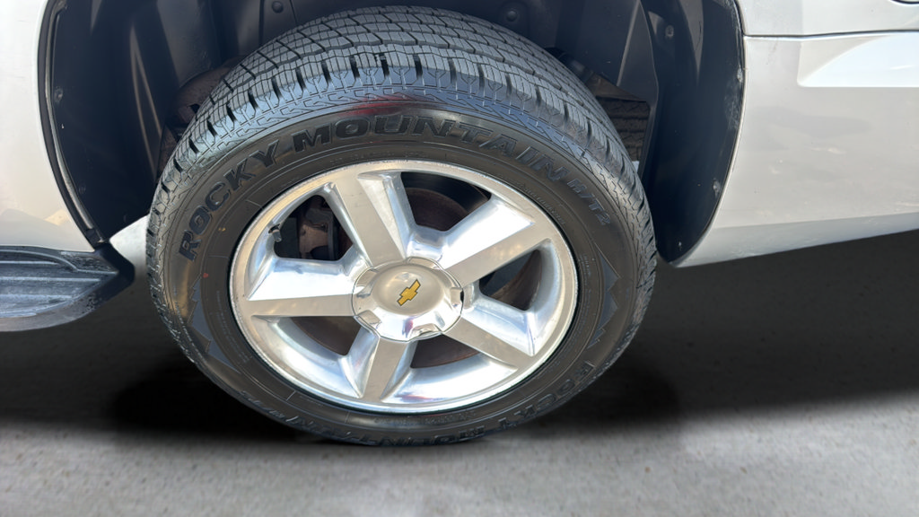 Used 2014 Chevrolet Tahoe LT w/ Texas Edition RWD image 17
