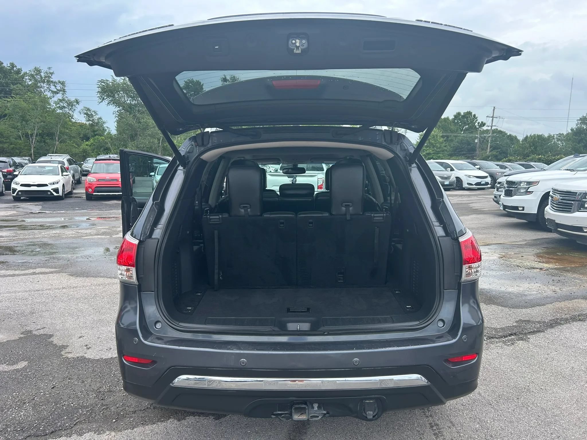 Used 2014 Nissan Pathfinder Platinum w/ Platinum Premium Package FWD image 11