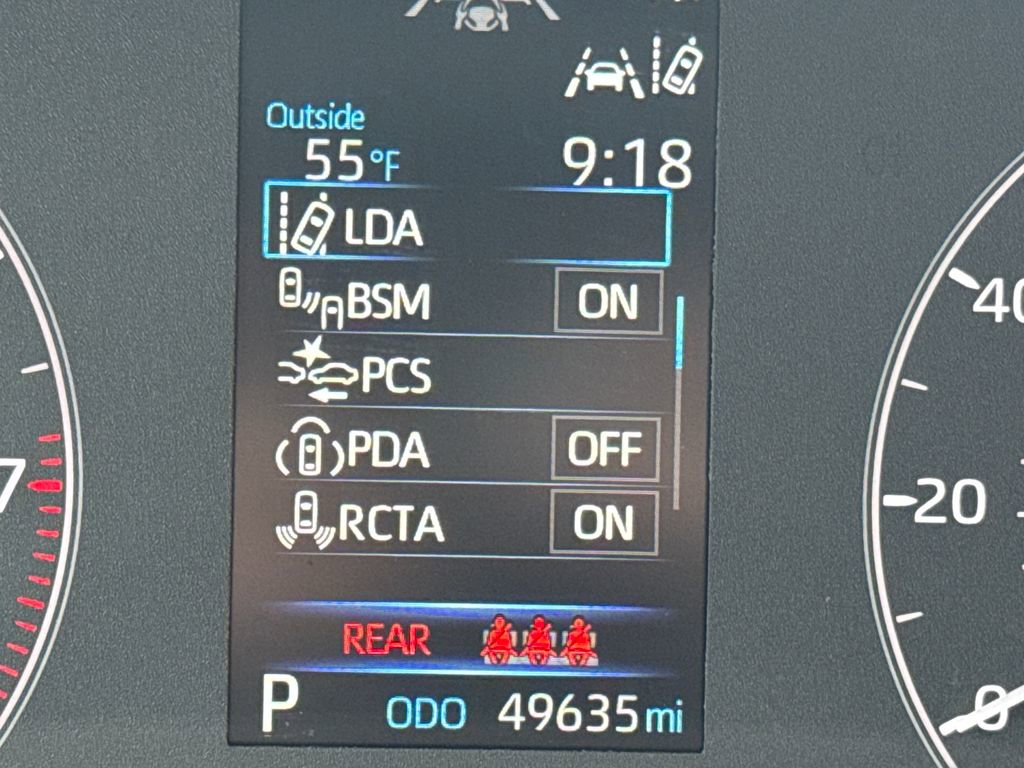 Used 2025 Toyota Corolla LE w/ Convenience Package image 16