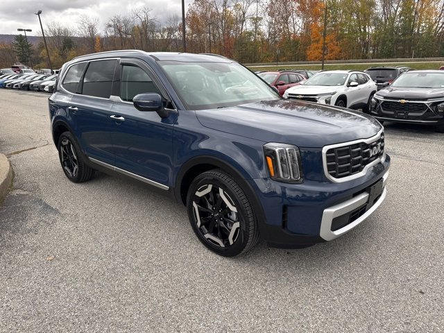 Used 2025 Kia Telluride S image 13