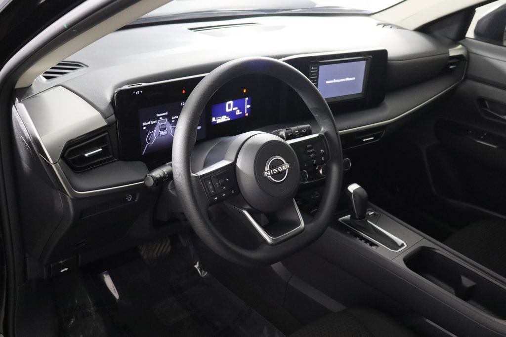 Used 2025 Nissan Kicks S w/ Charging Package image 18