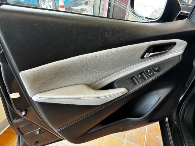 Used 2020 Toyota Yaris XLE image 56