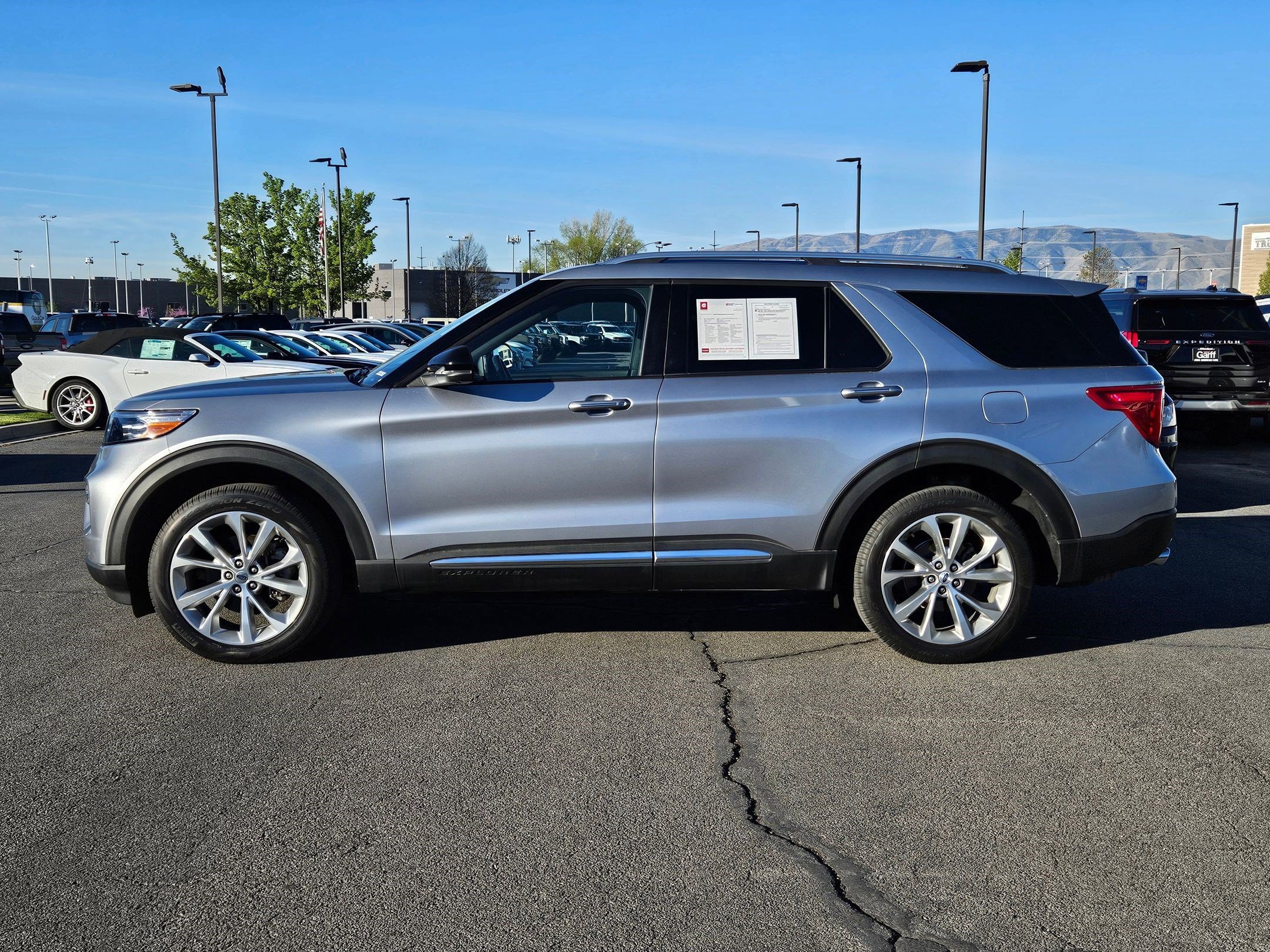 Used 2023 Ford Explorer Platinum w/ Technology Package image 10