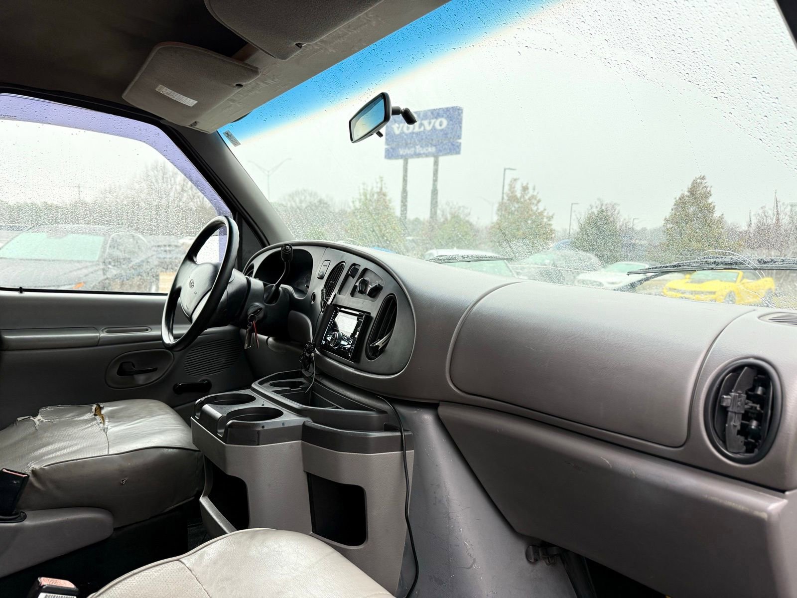 Used 1999 Ford E-250 and Econoline 250 RWD image 17
