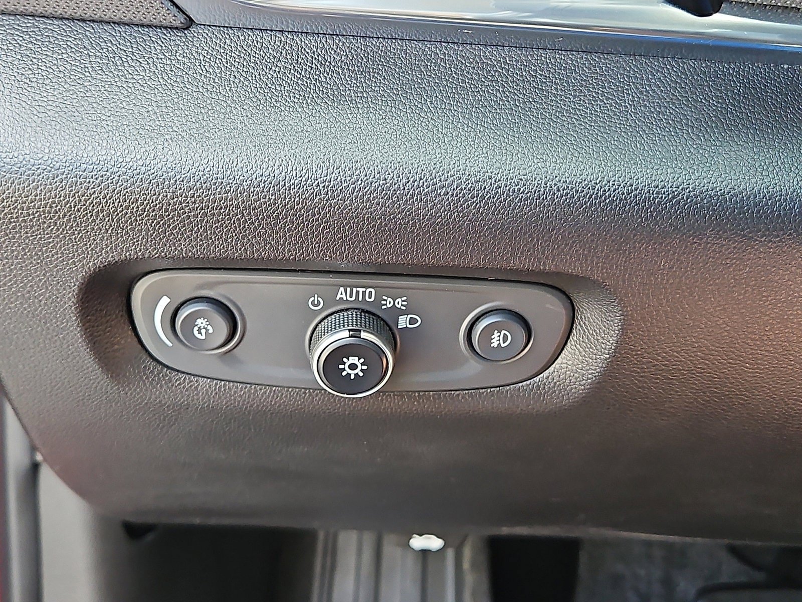 Used 2019 Chevrolet Traverse Premier w/ Driver Confidence II Package FWD image 16