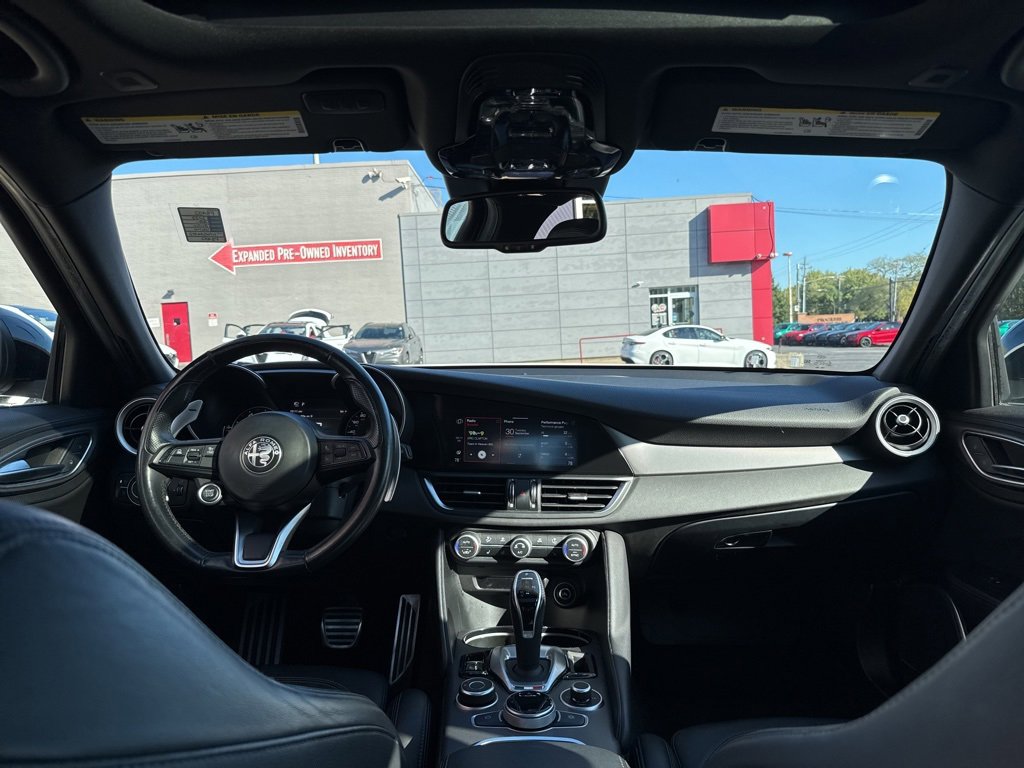 Used 2022 Alfa Romeo Giulia Veloce image 29