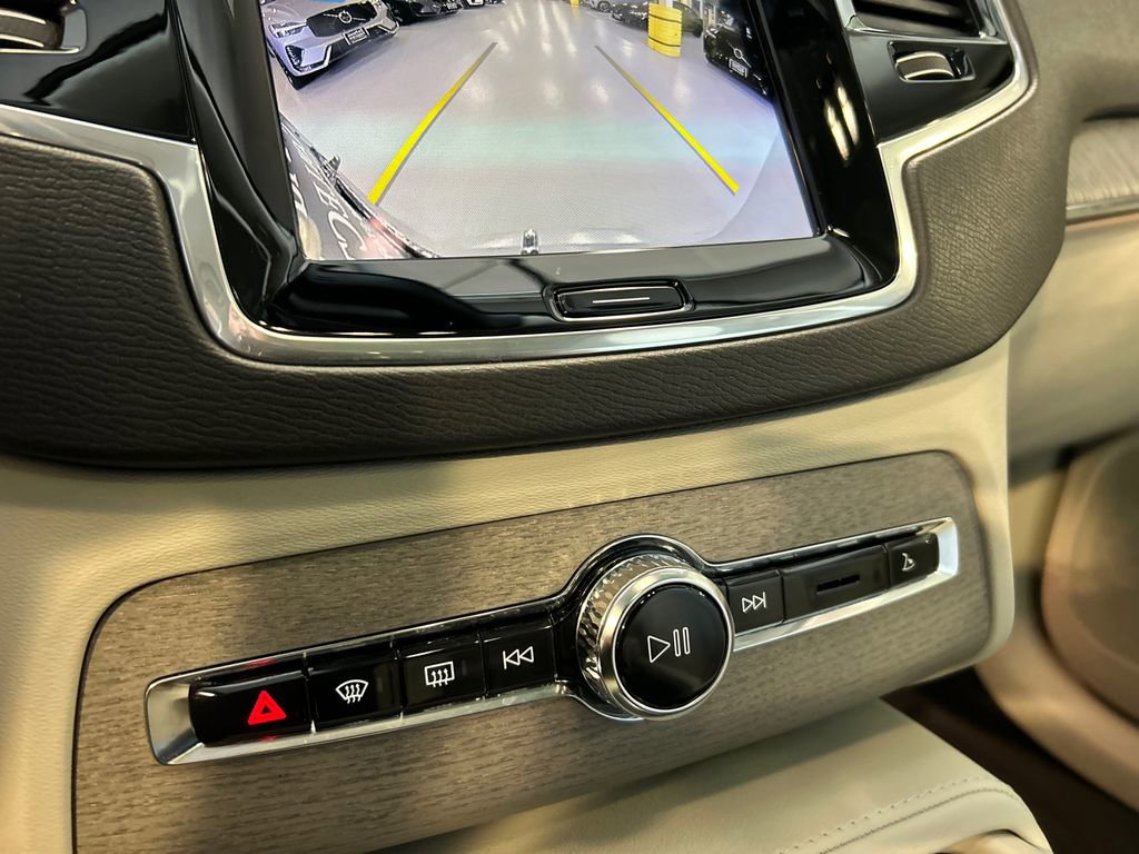 Used 2025 Volvo XC90 B6 Plus w/ Protection Package Premier image 18