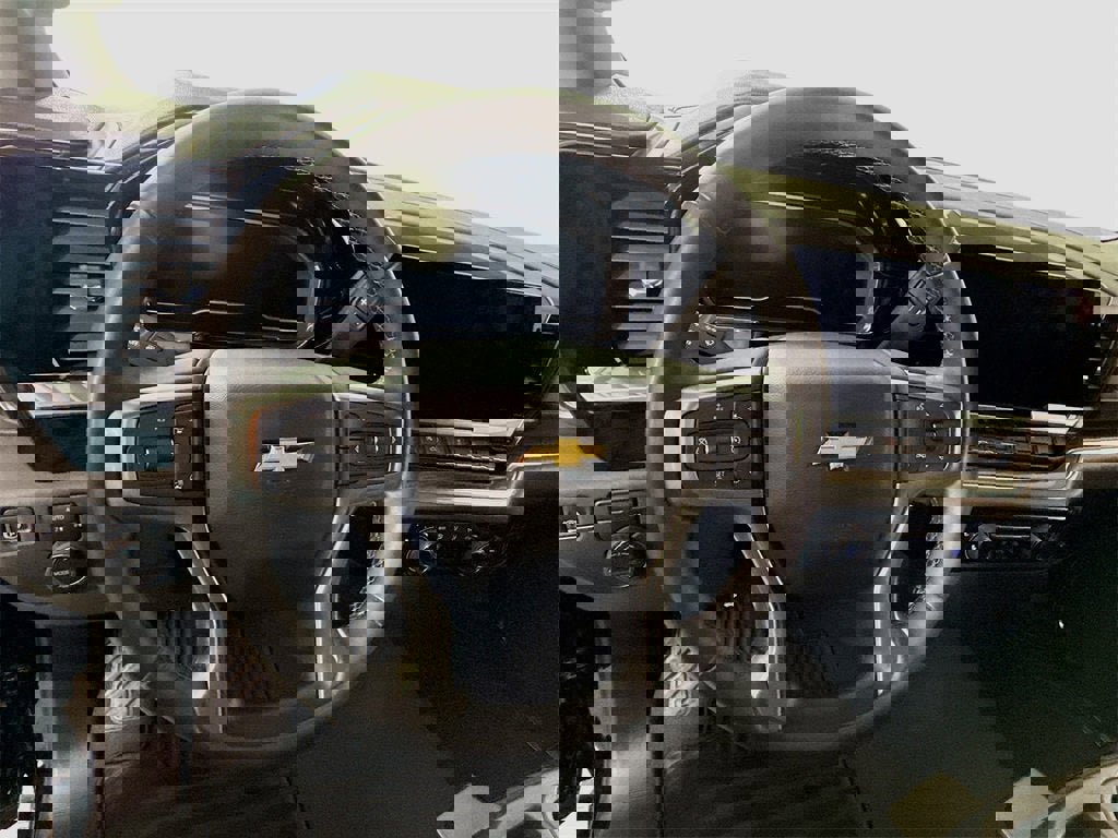 Used 2024 Chevrolet Silverado 1500 LT image 5