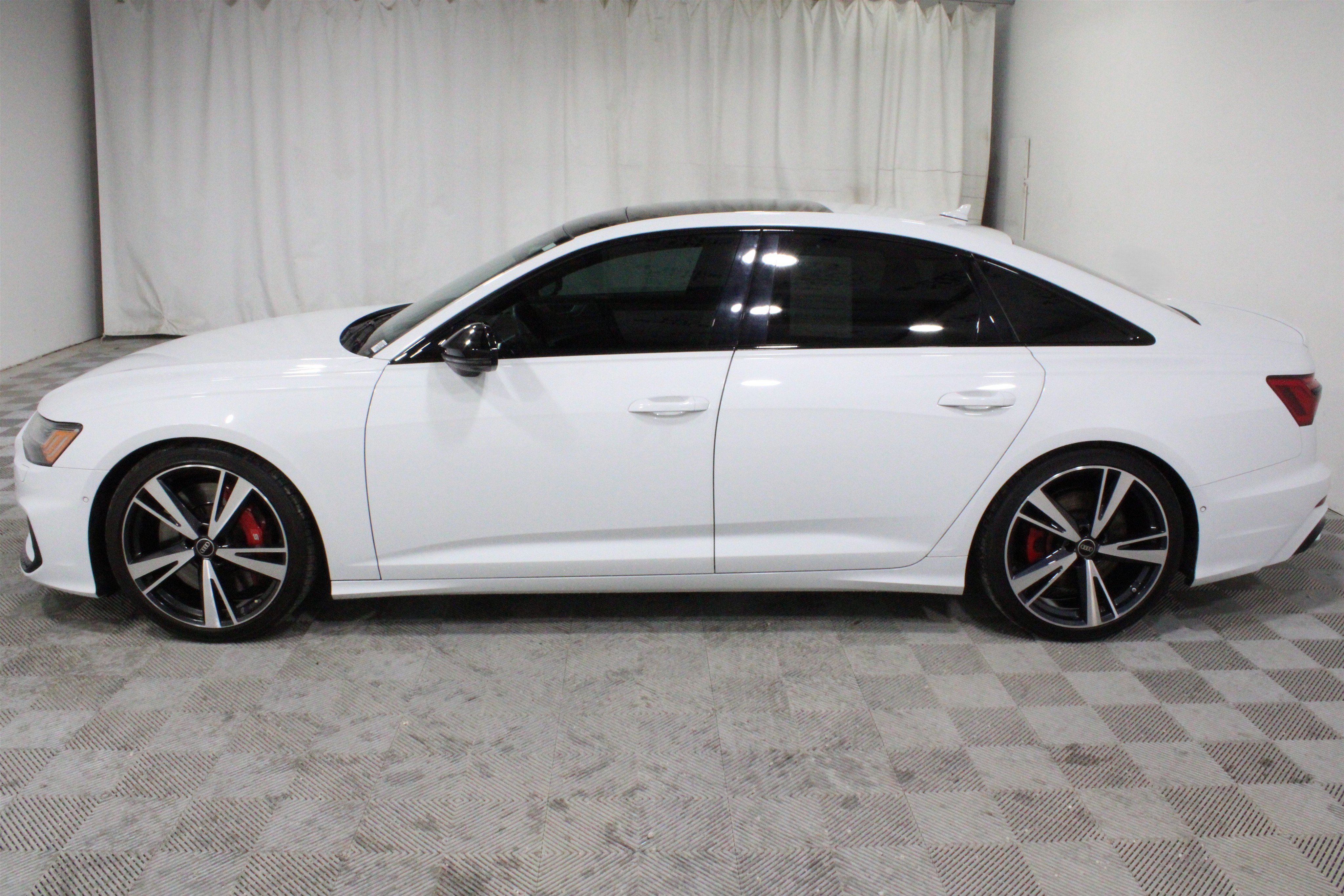 Used 2022 Audi S6 Prestige image 32