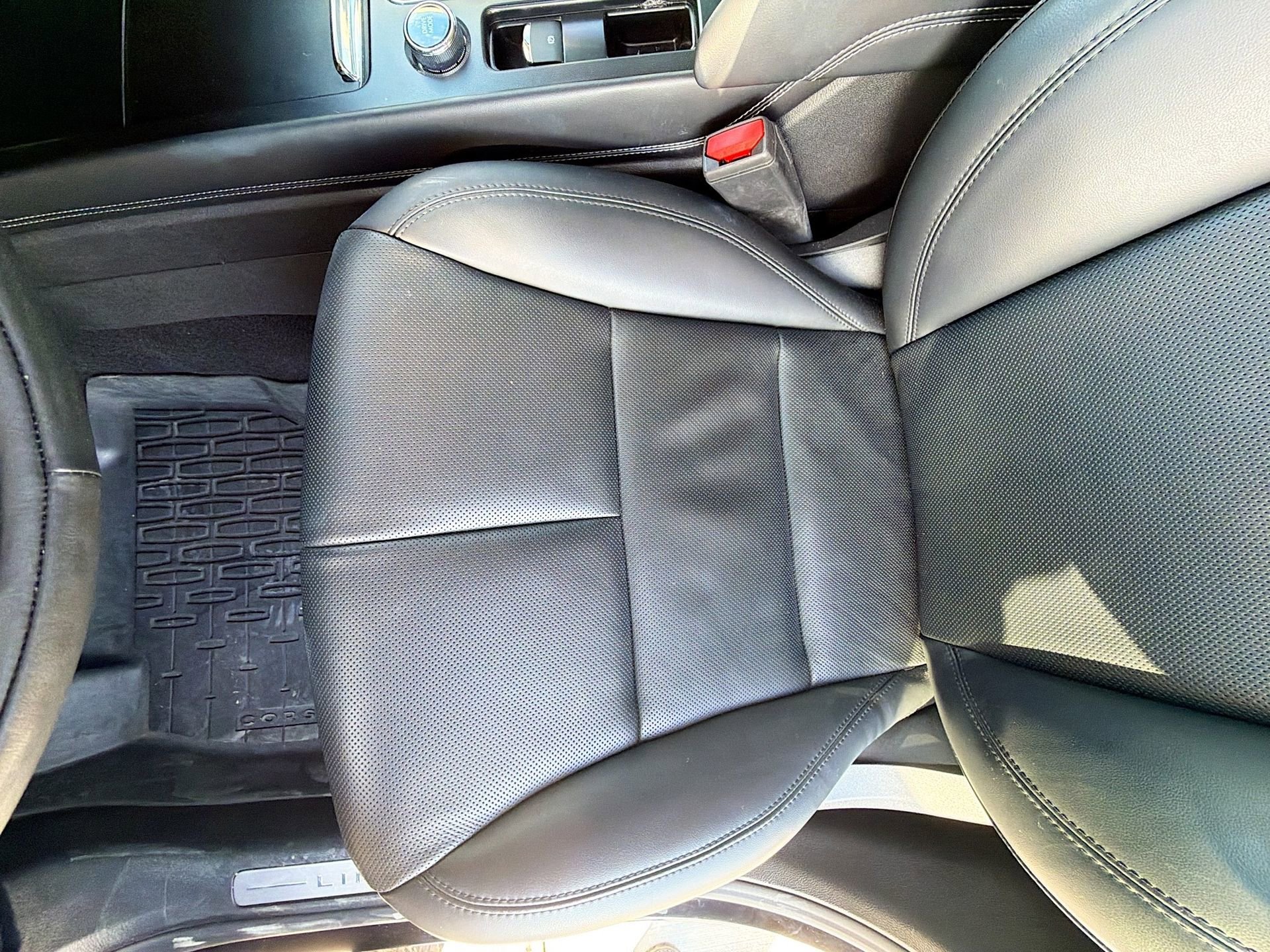 Used 2025 Lincoln Corsair Reserve image 24