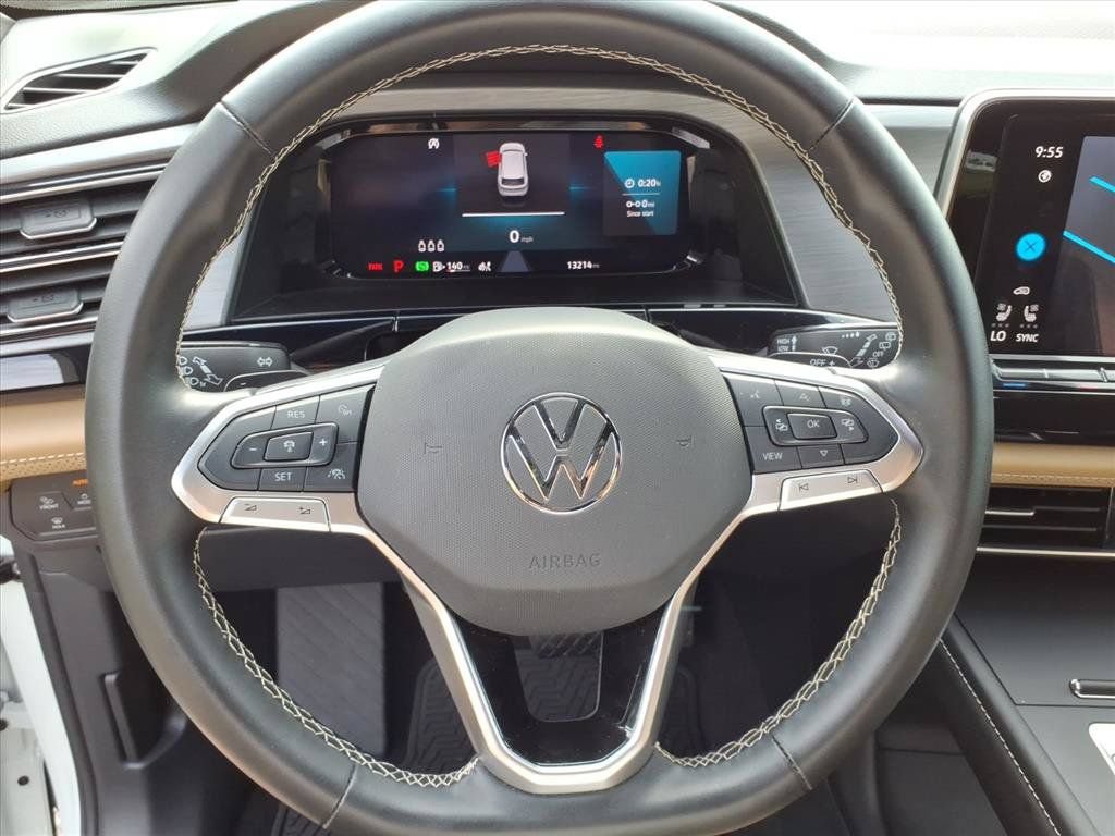 Used 2025 Volkswagen Atlas Cross Sport SE AWD/4WD image 27