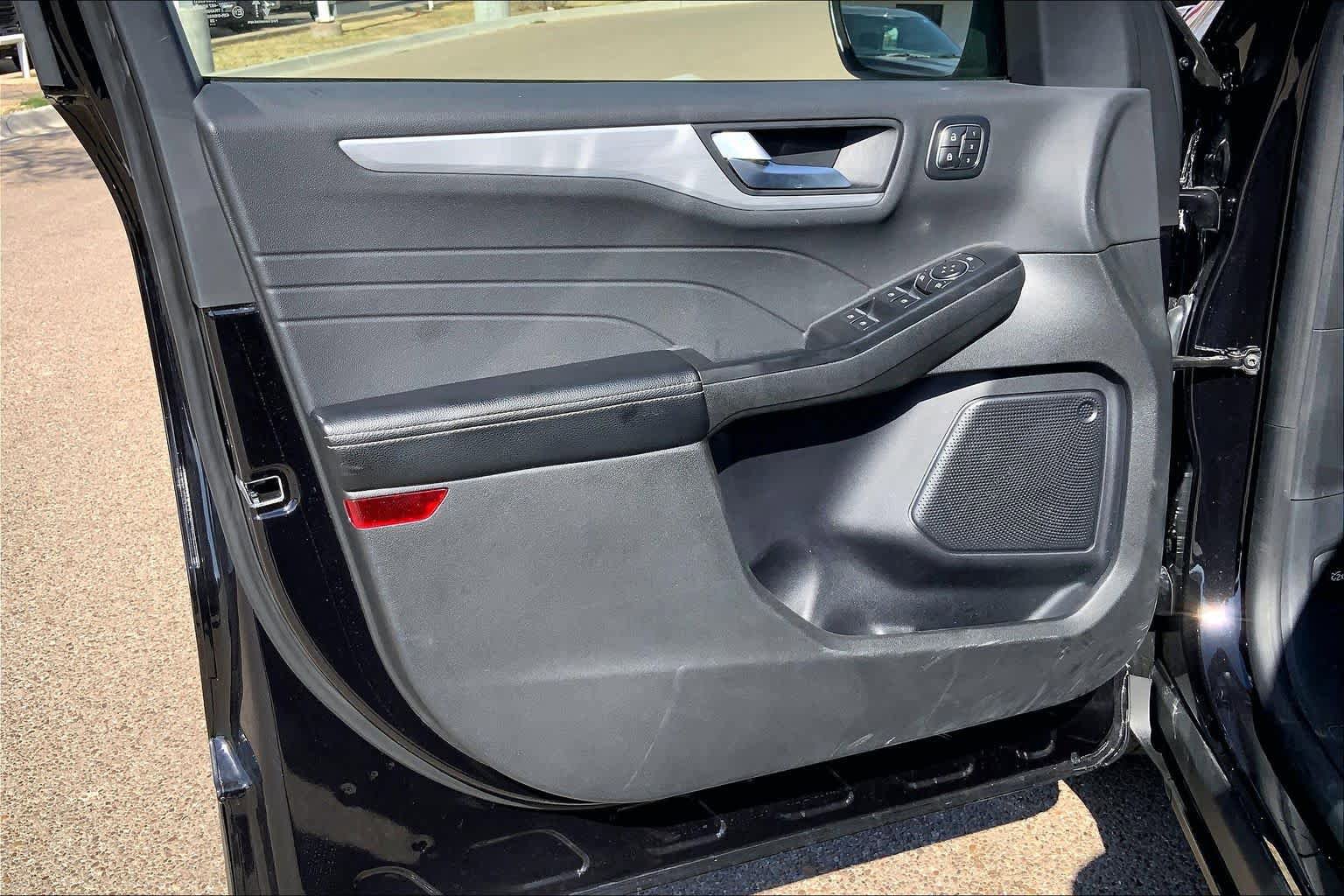 Certified 2025 Ford Escape Platinum image 21
