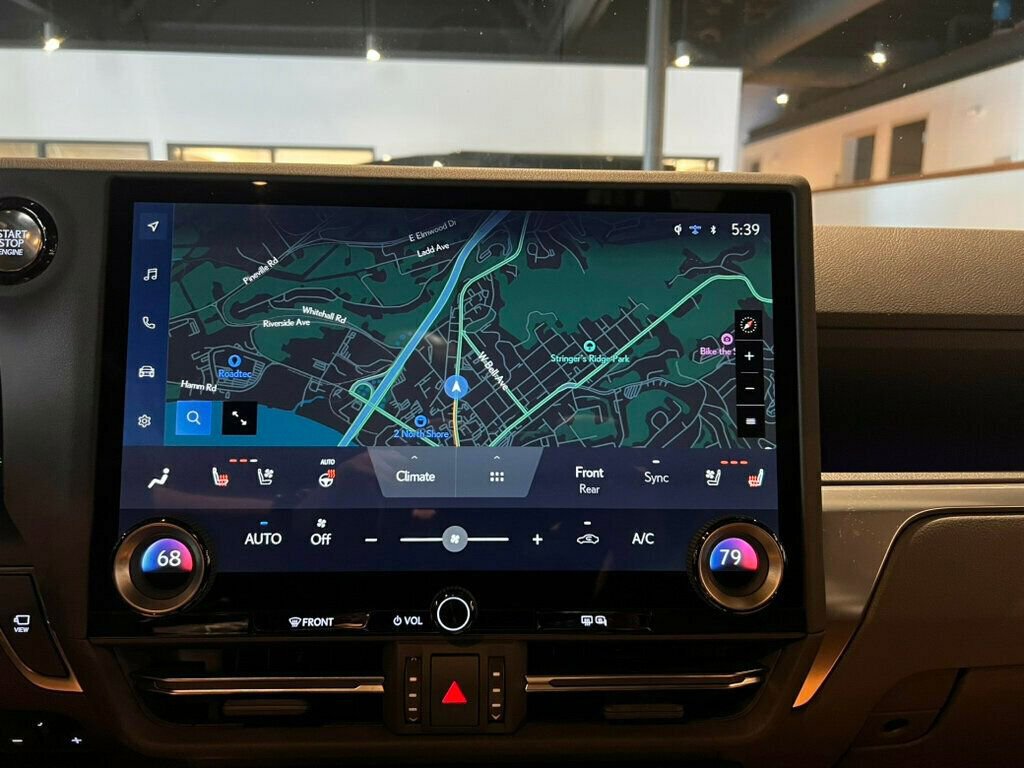 Used 2025 Lexus GX 550 PremiumPlus/TrafficAssist/Blac w/ Accessory Package (31) image 19