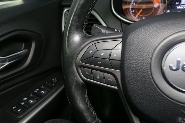 Used 2019 Jeep Cherokee Latitude w/ Cold Weather Group image 29