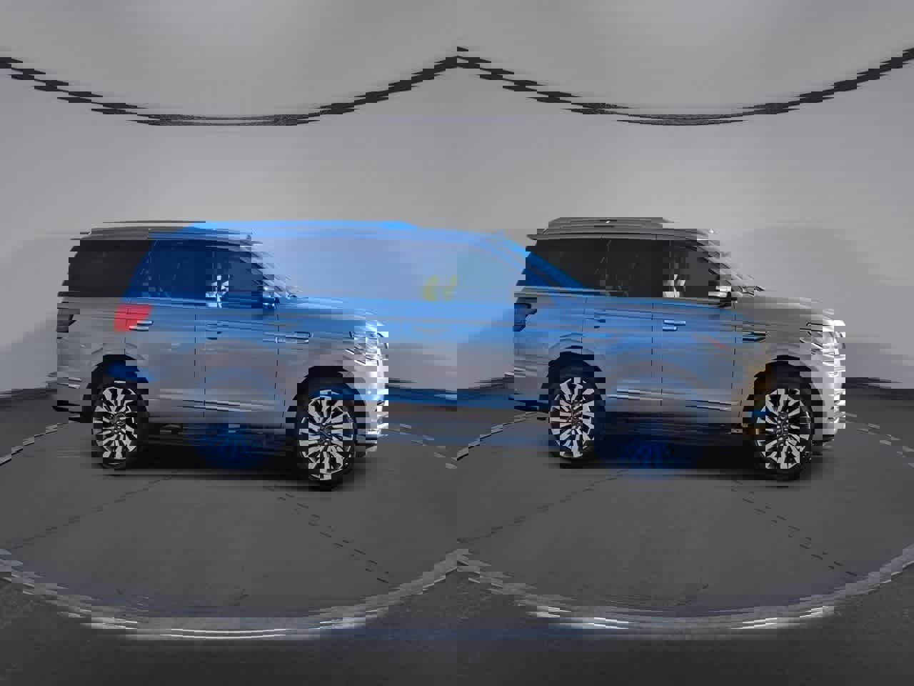 Used 2019 Lincoln Navigator Reserve image 9