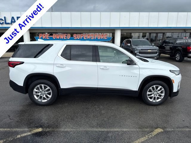 Used 2023 Chevrolet Traverse LS FWD image 2