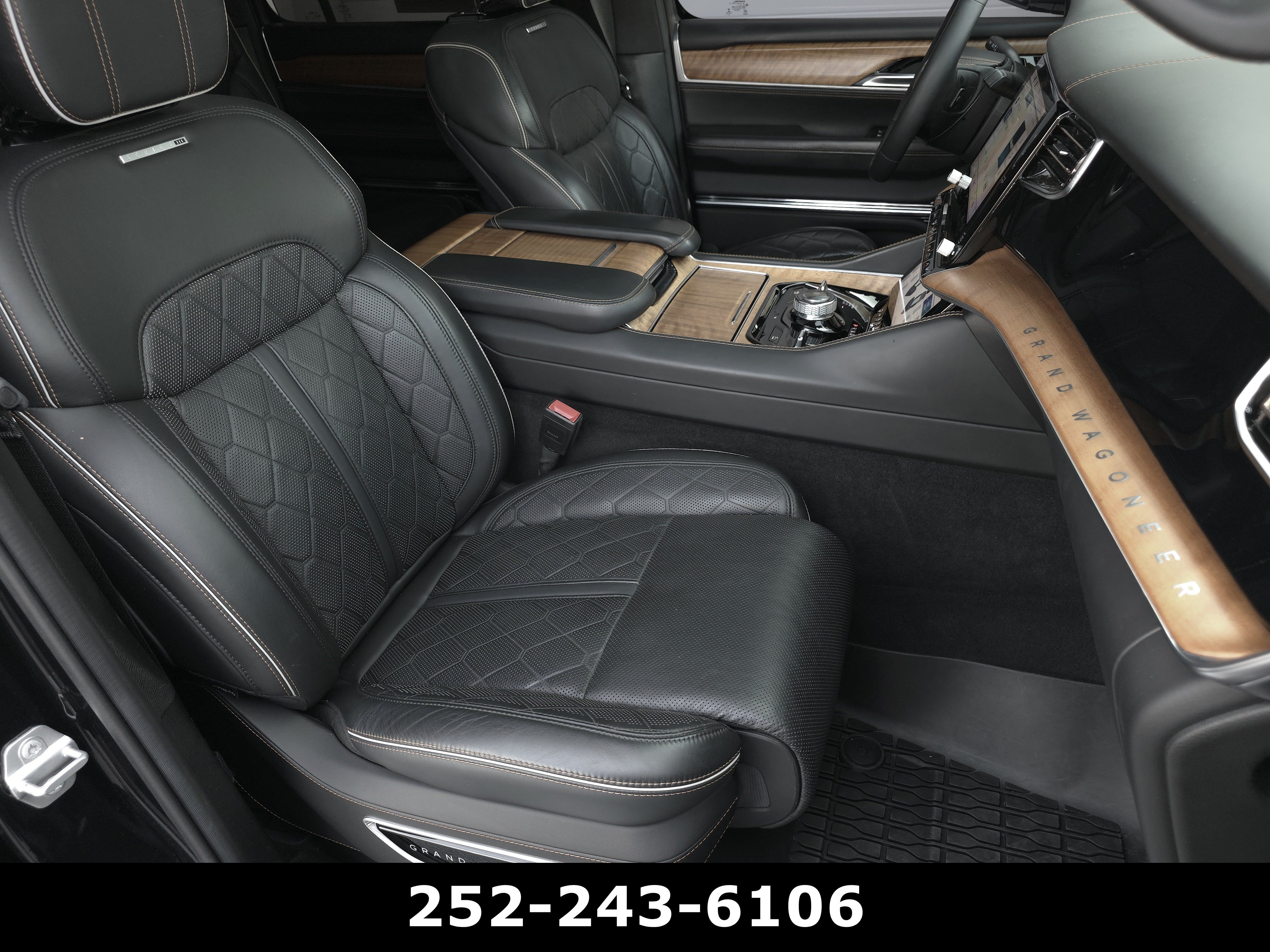 Used 2023 Jeep Grand Wagoneer Series III AWD/4WD image 54