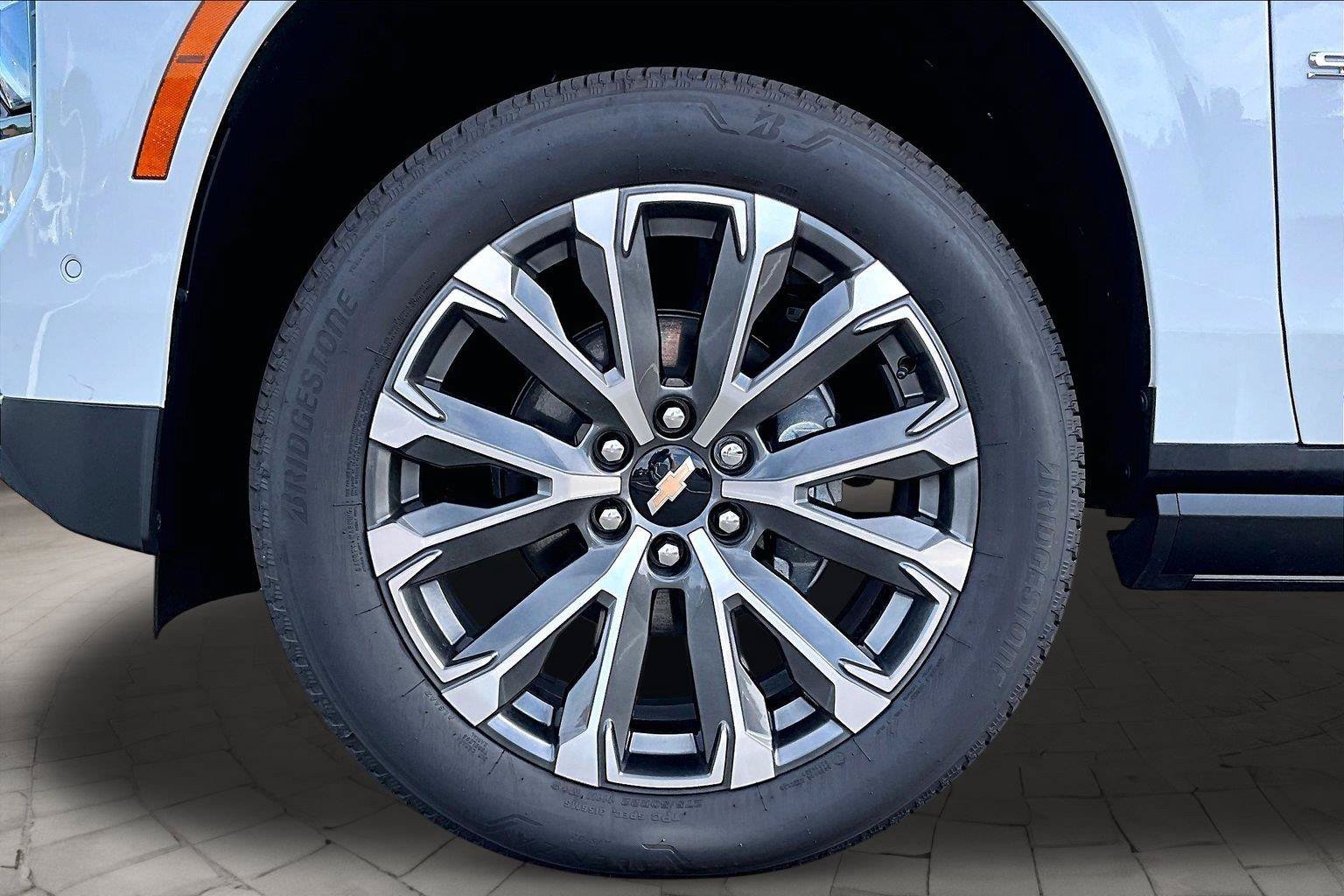 New 2026 Chevrolet Suburban High Country AWD/4WD image 15