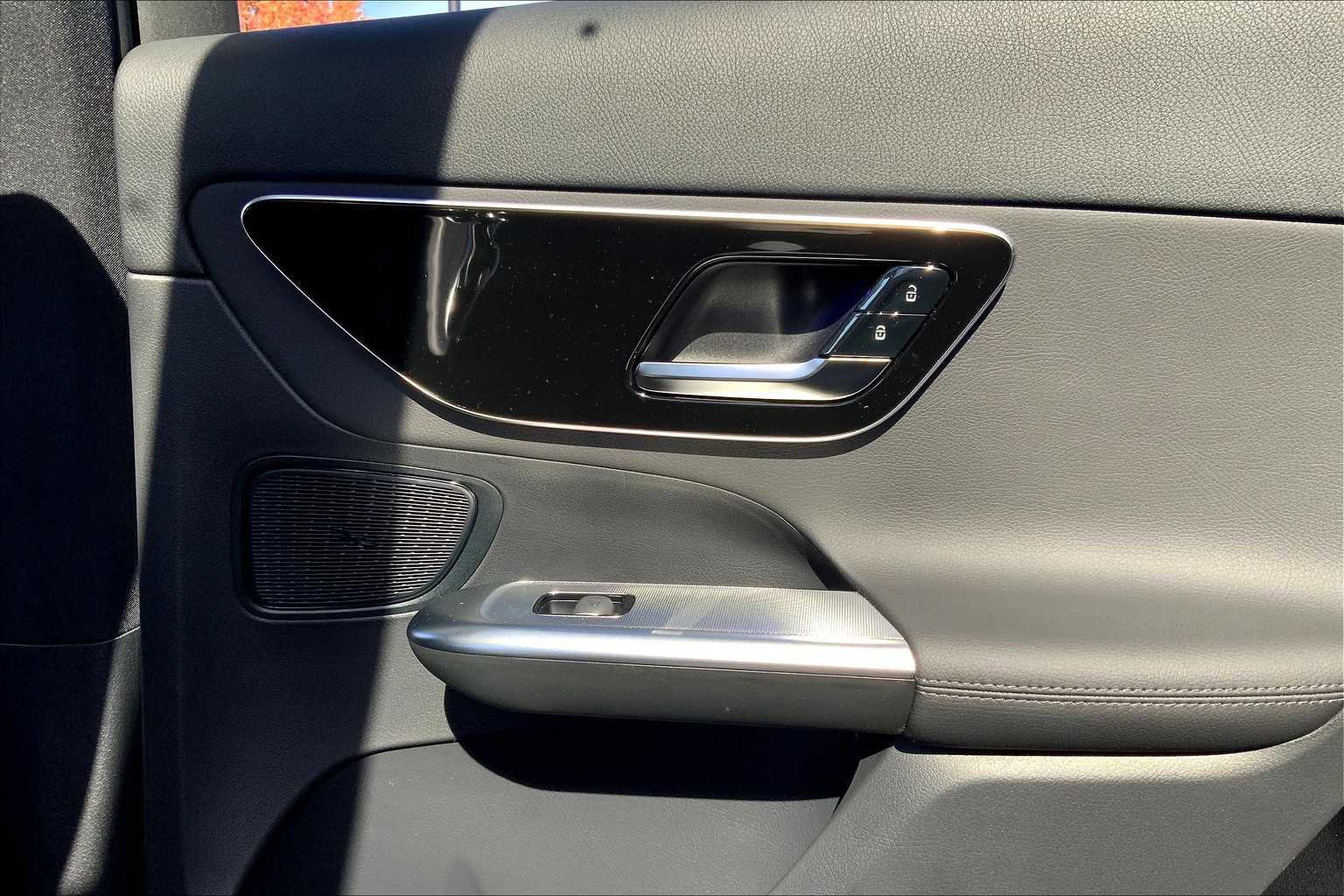 Certified 2026 Mercedes-Benz GLC 300 4MATIC image 23