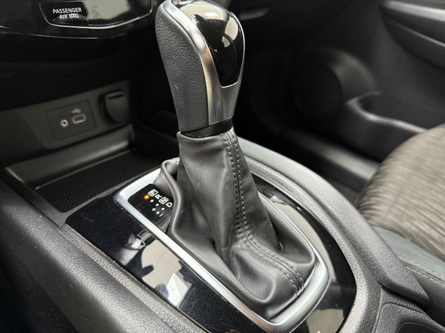 Used 2019 Nissan Rogue SV image 23