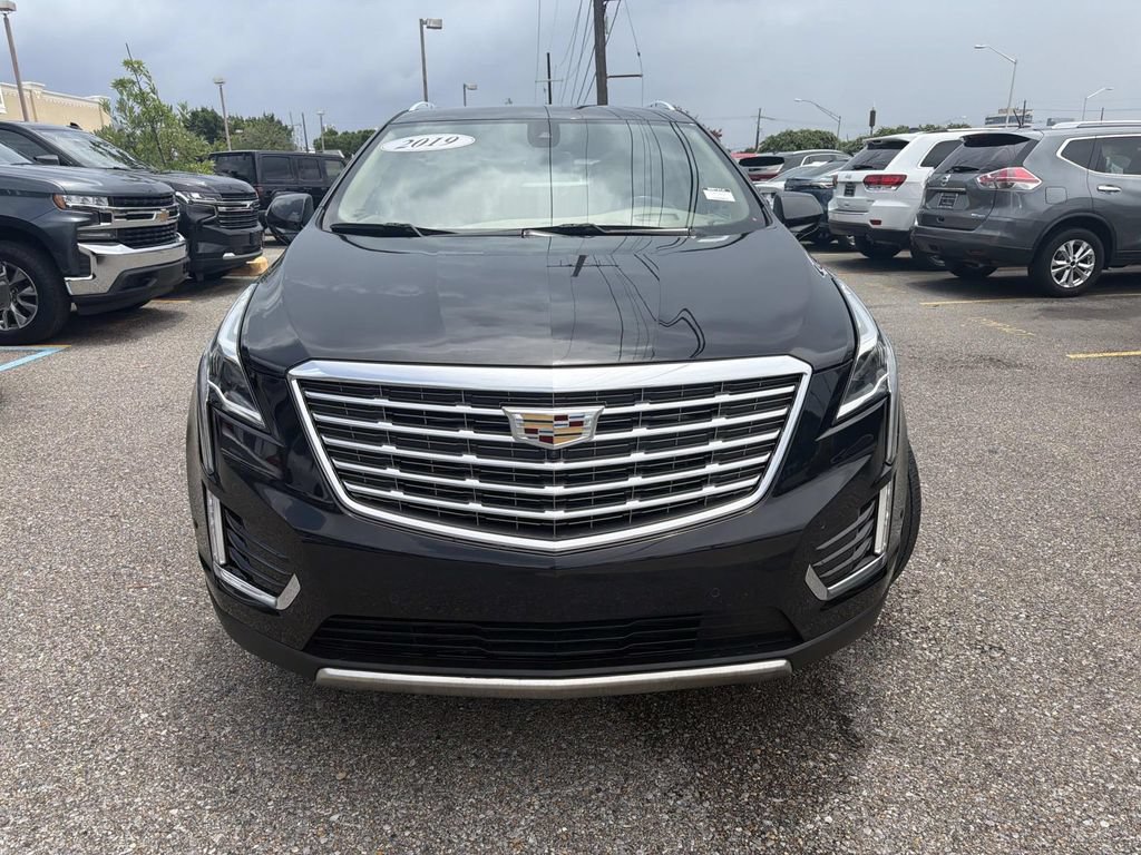 Used 2019 Cadillac XT5 Platinum AWD/4WD image 2