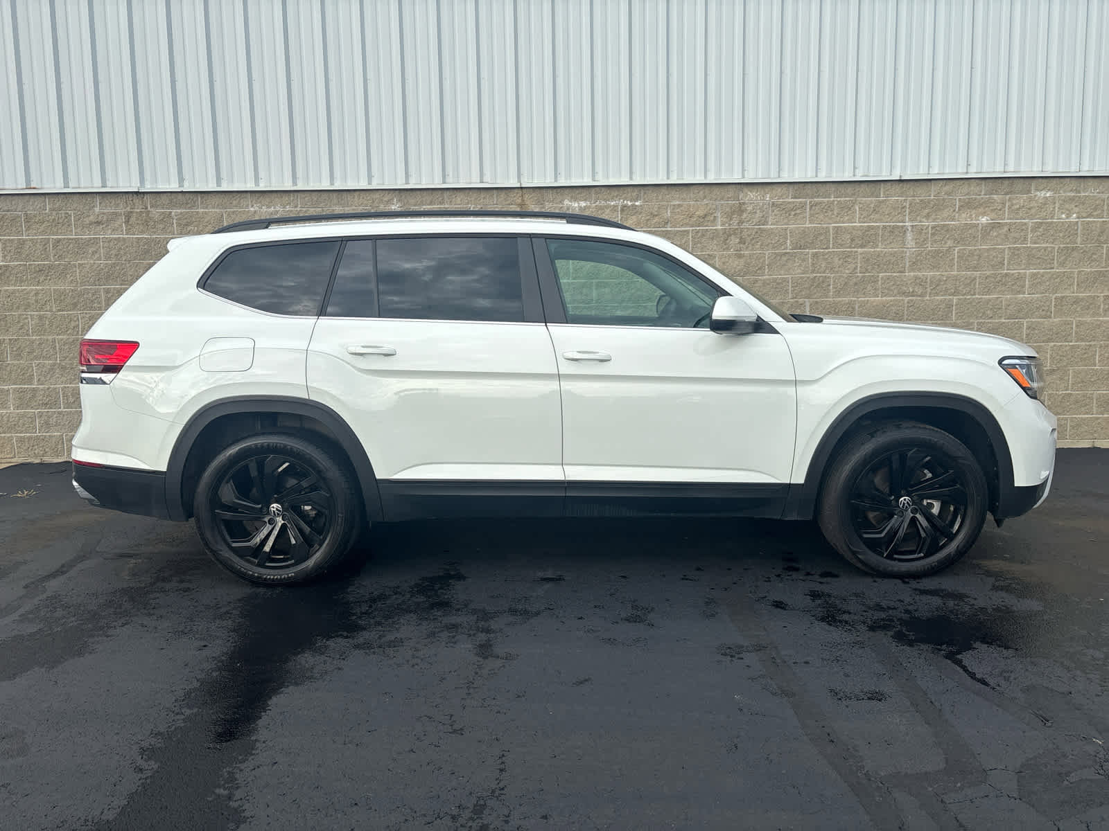 Used 2023 Volkswagen Atlas SE