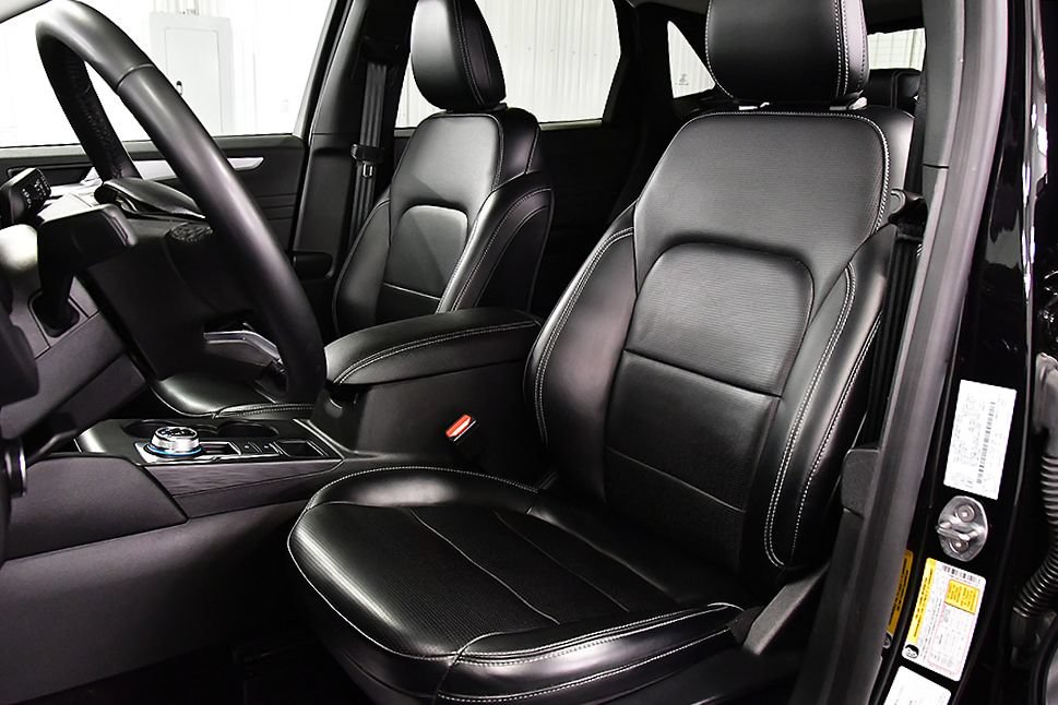 Used 2024 Ford Escape Platinum AWD/4WD image 28