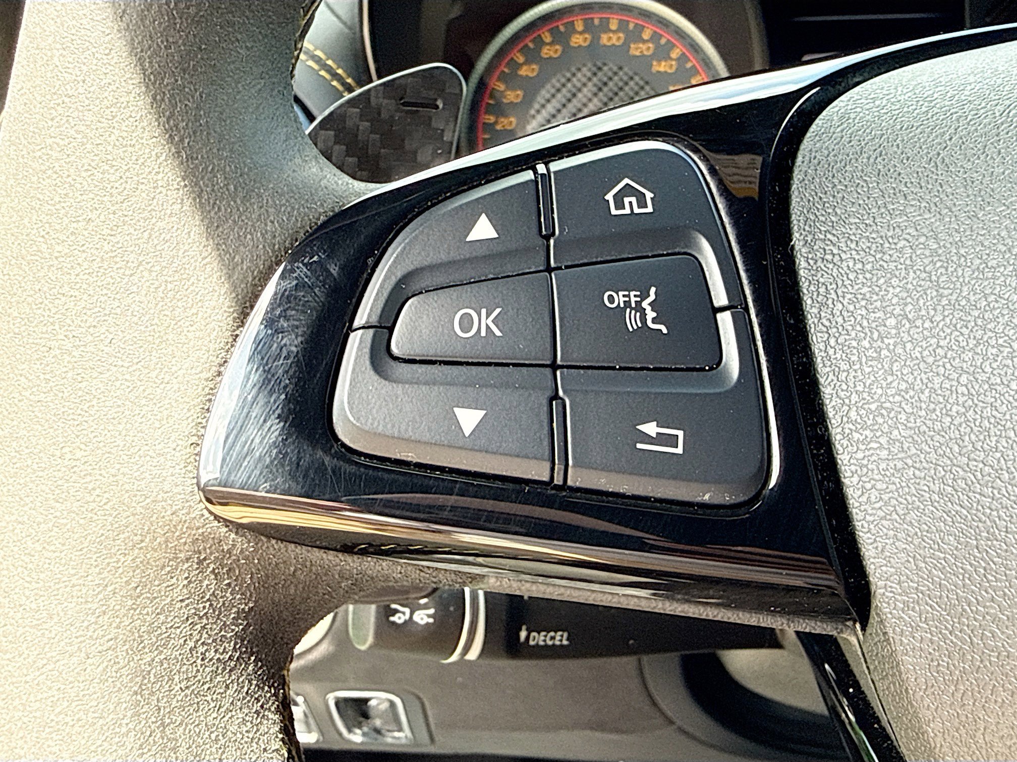 Used 2018 Mercedes-Benz AMG GT R image 32
