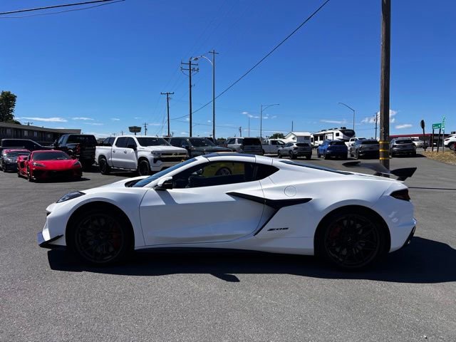 Used 2024 Chevrolet Corvette Z06 w/ Z07 Performance Package image 11