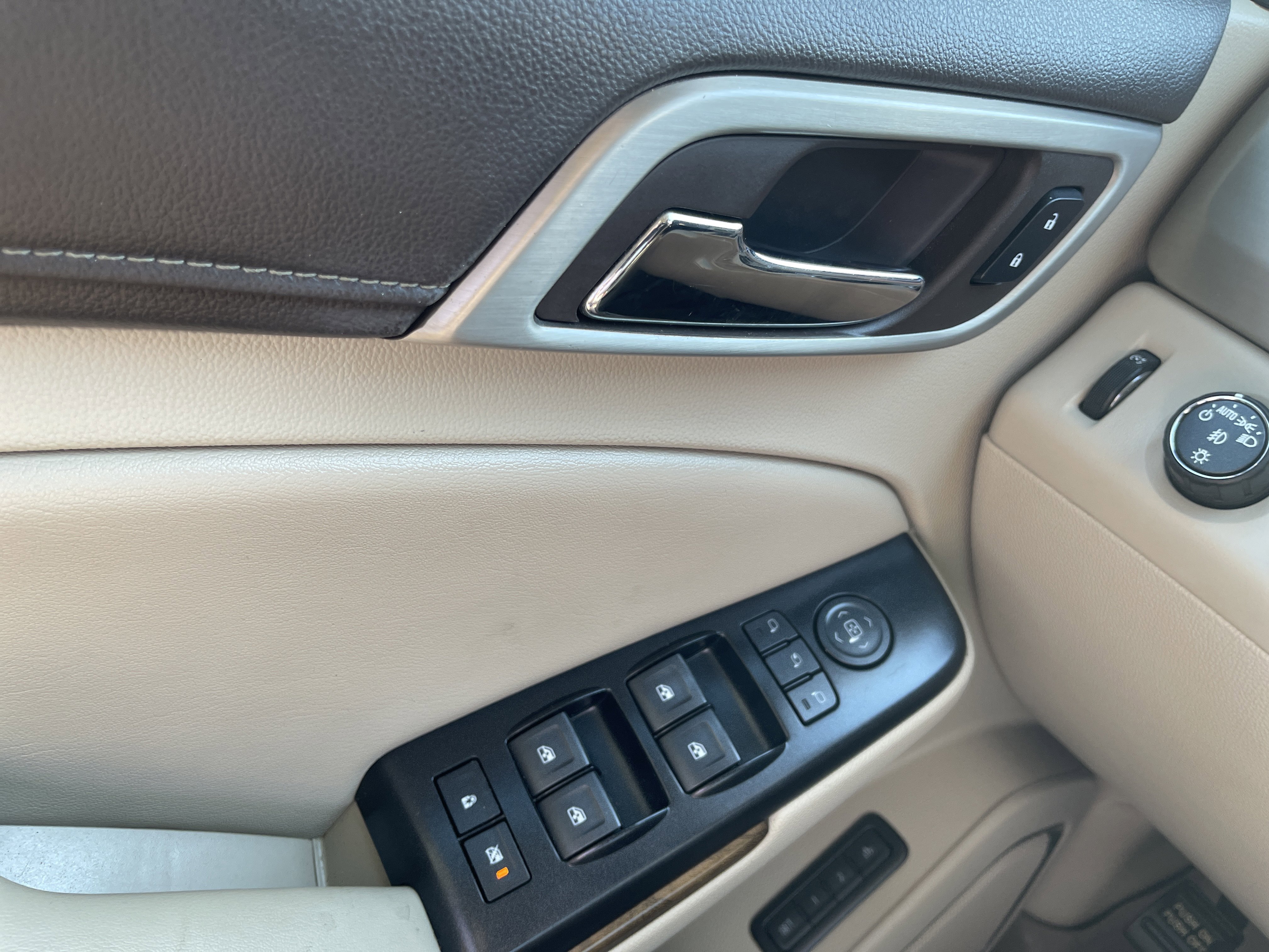 Used 2018 GMC Yukon Denali w/ Open Road Package image 23