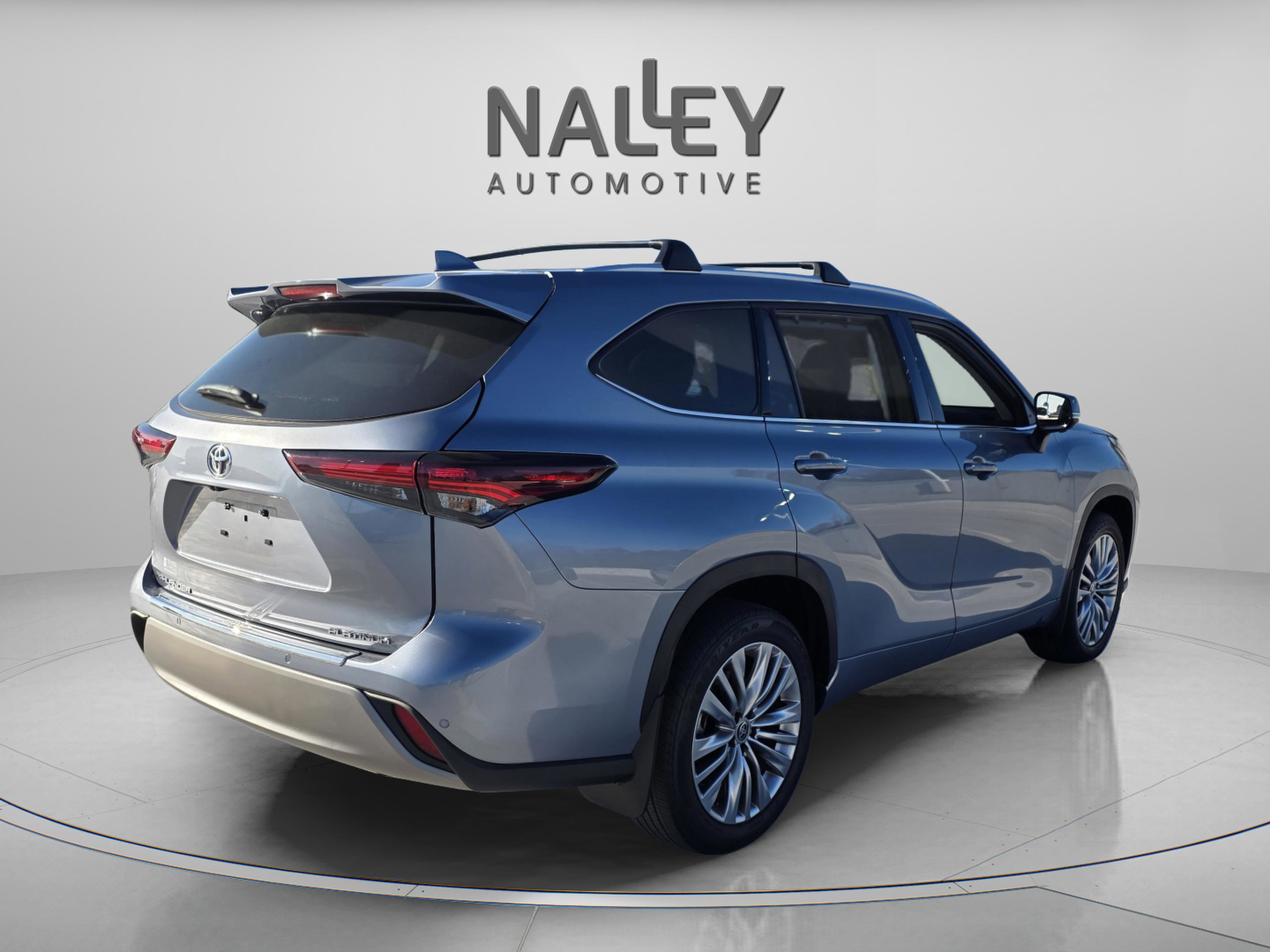 Used 2024 Toyota Highlander Platinum image 5