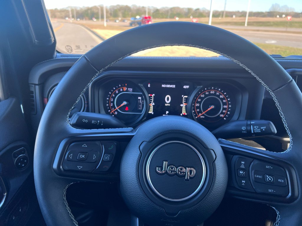 Certified 2025 Jeep Gladiator Rubicon image 28