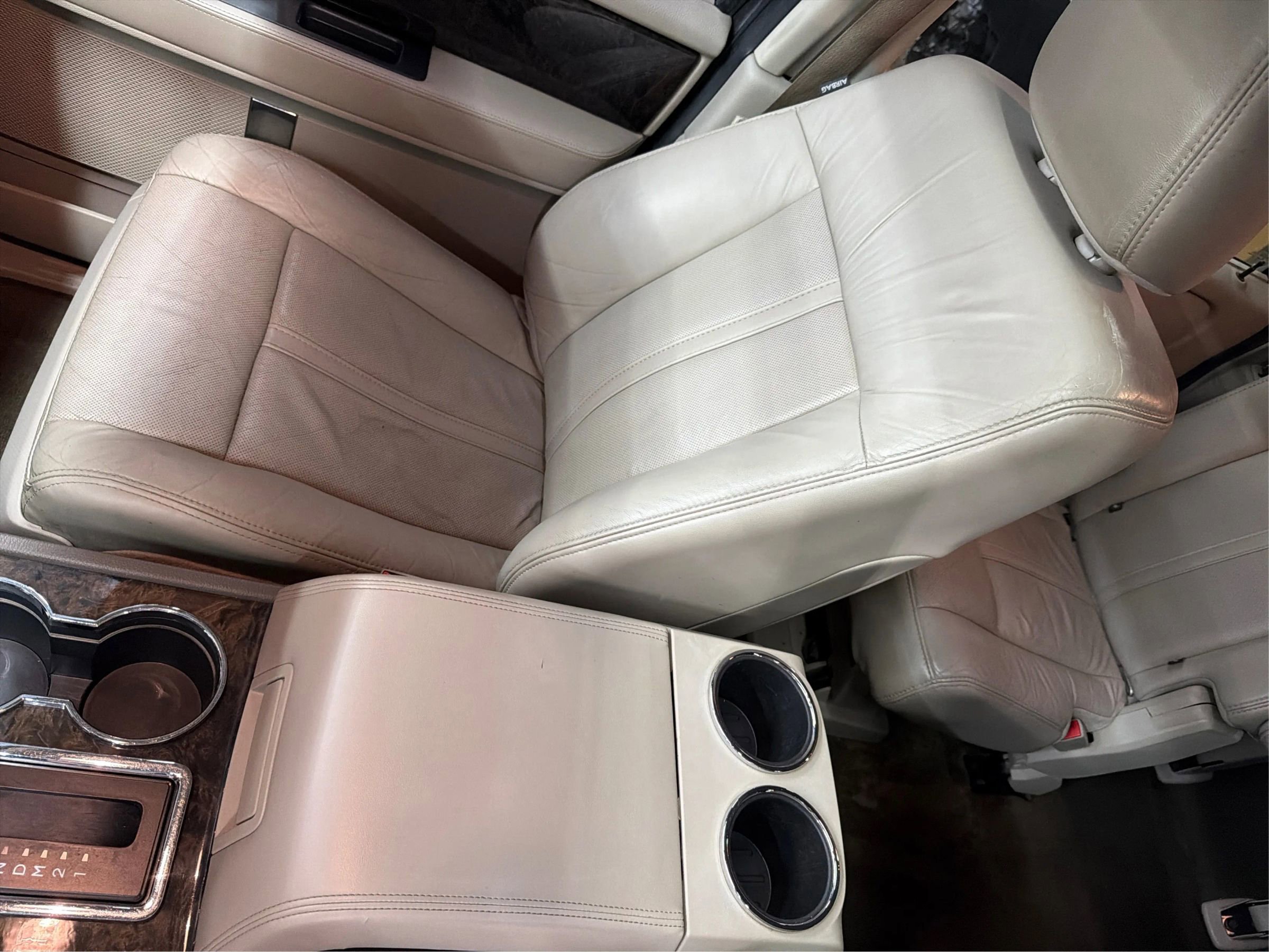 Used 2016 Lincoln Navigator L Select RWD image 36