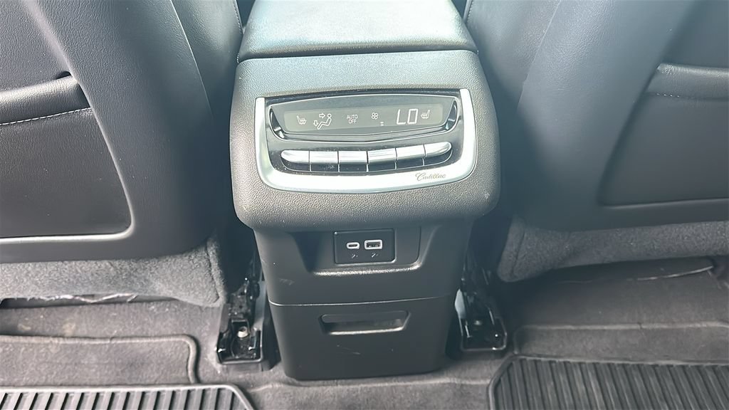 Used 2024 Cadillac XT6 Premium Luxury w/ Technology Package FWD image 30