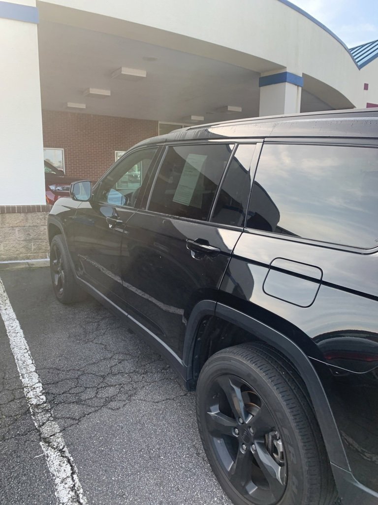 Used 2023 Jeep Grand Cherokee L Laredo image 23