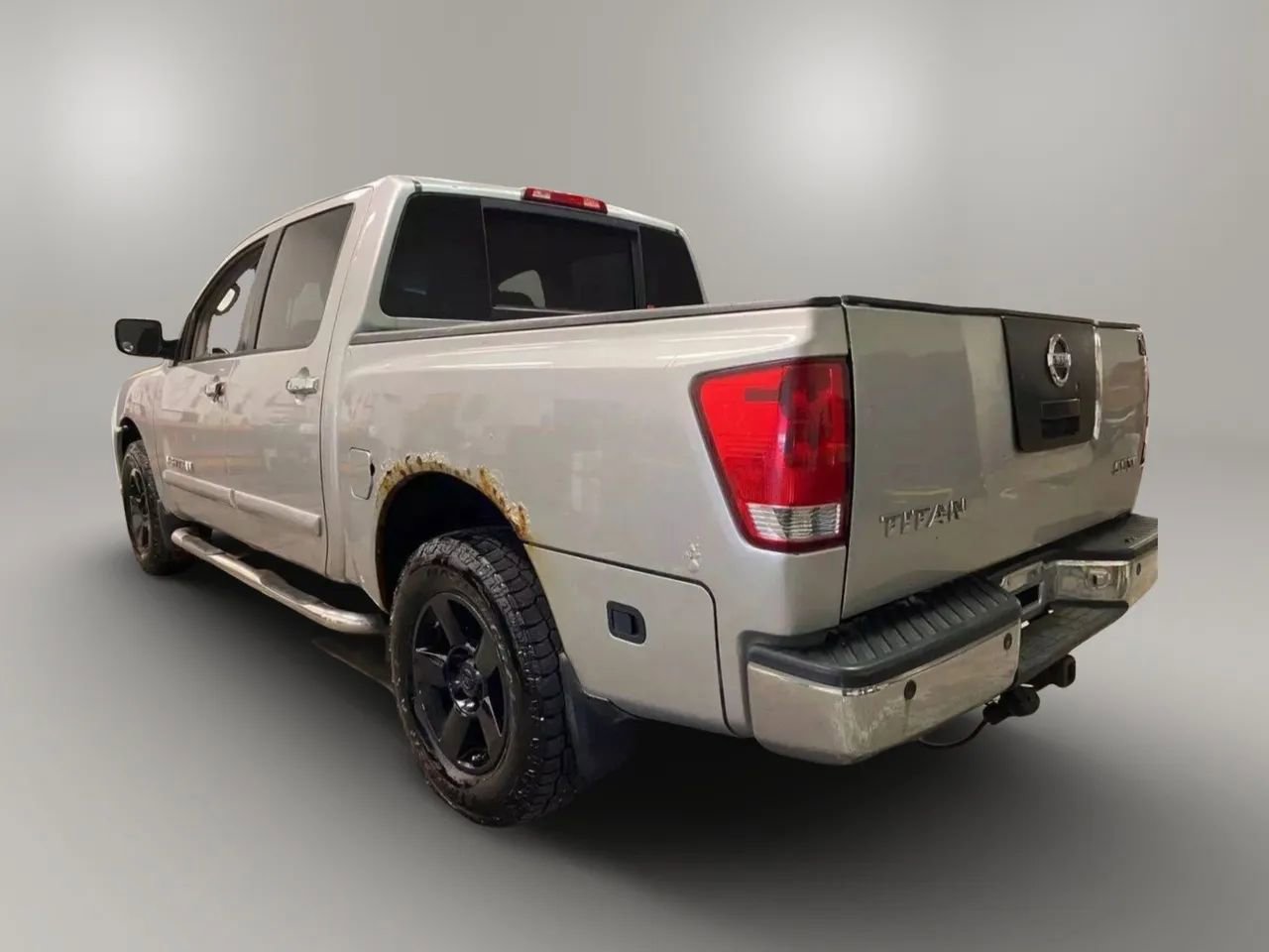 Used 2005 Nissan Titan SE w/ (W01) Utility Bed Pkg image 3