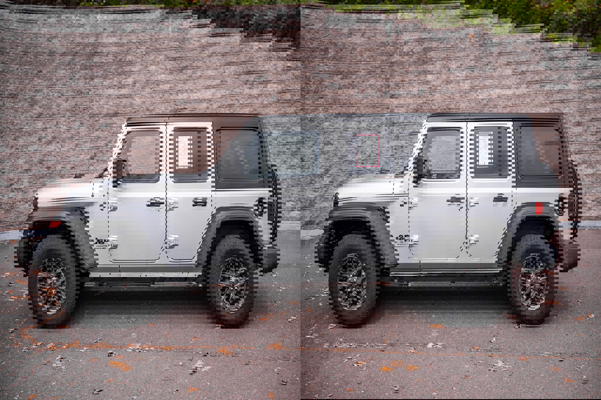 Used 2024 Jeep Wrangler Sport S image 10