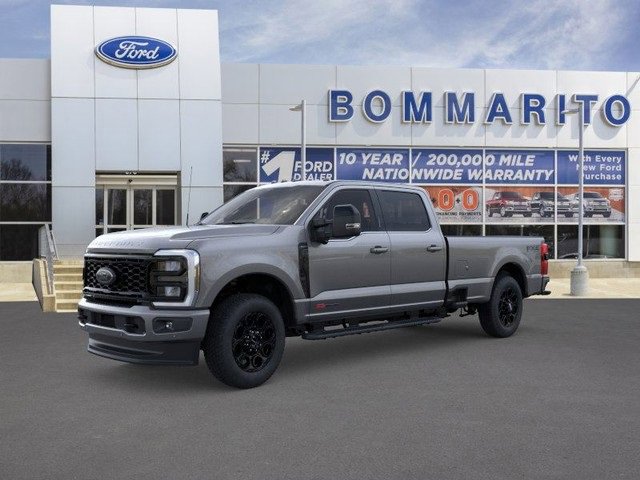 New 2026 Ford F350 Lariat w/ Black Appearance Package