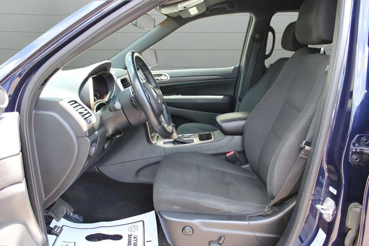 Used 2016 Jeep Grand Cherokee Laredo w/ Quick Order Package 23E AWD/4WD image 22