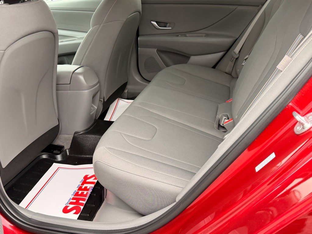 Used 2024 Hyundai Elantra Blue image 12