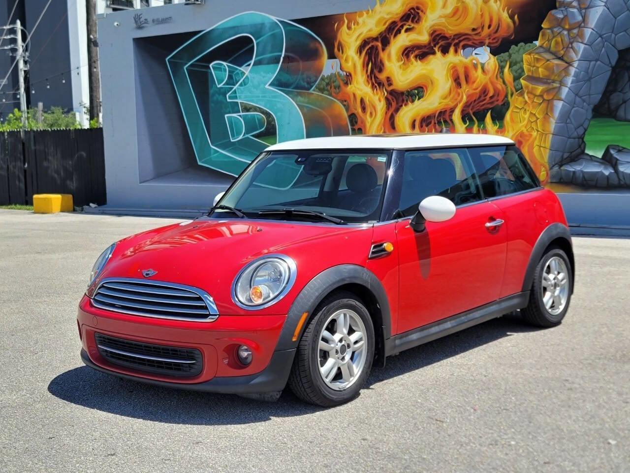 Used 2013 MINI Cooper Hardtop w/ Premium Pkg 2