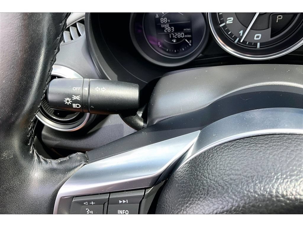 Used 2017 FIAT 124 Spider Classica RWD image 19