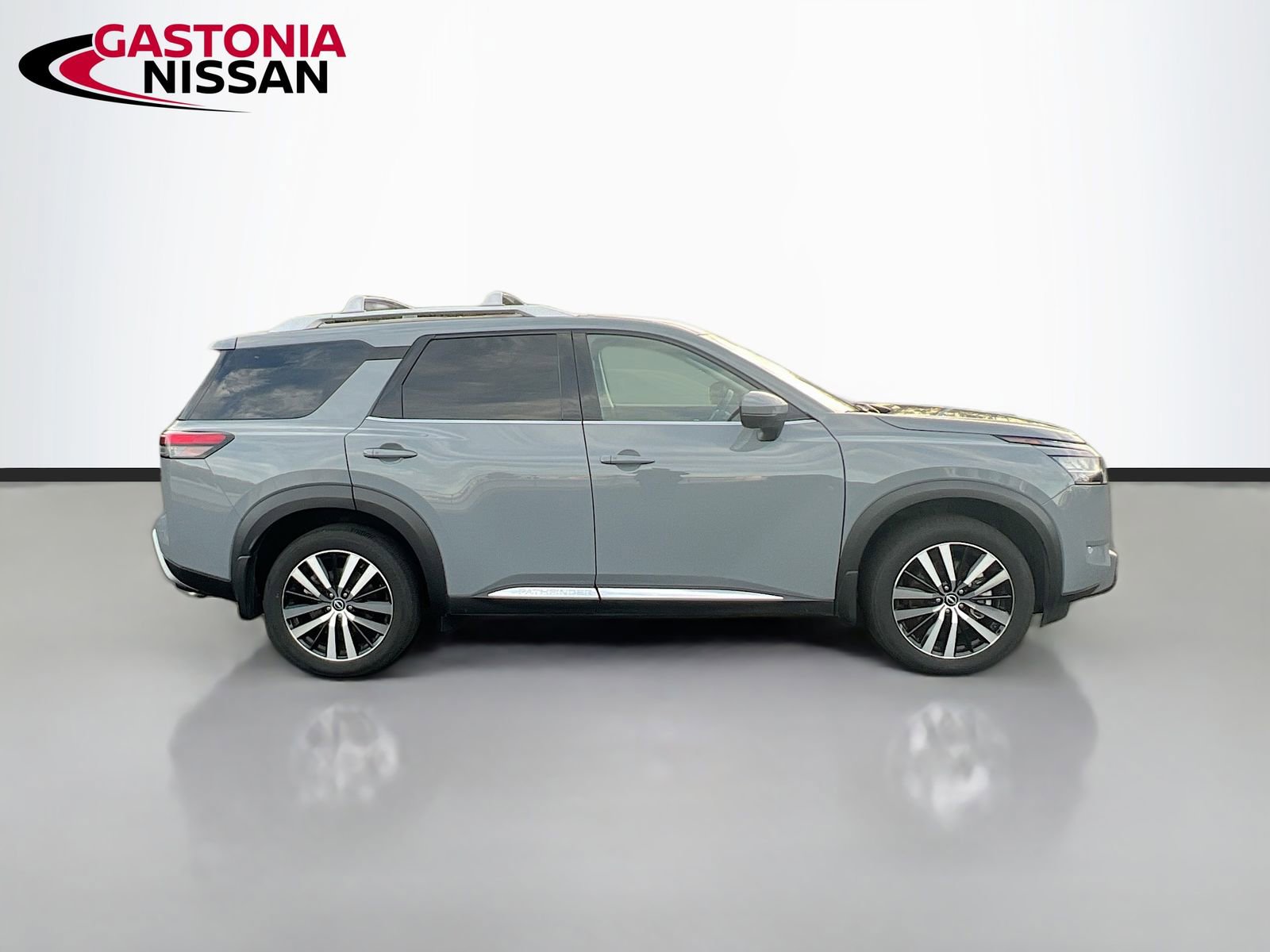 Used 2024 Nissan Pathfinder Platinum w/ Cargo Package image 10
