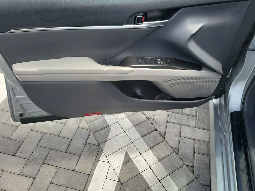 Used 2023 Toyota Camry LE AWD/4WD image 22