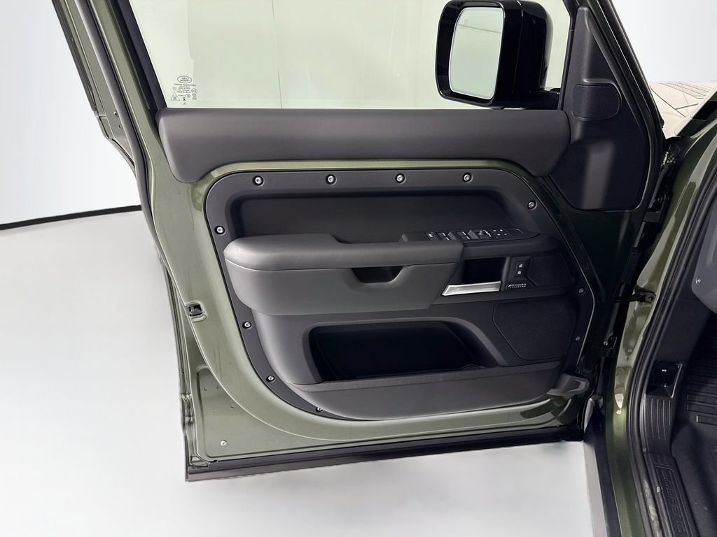 New 2026 Land Rover Defender 110 X-Dynamic SE AWD/4WD image 24