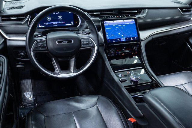 Used 2022 Jeep Grand Cherokee L Limited image 18